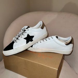 Vintage Havana sneakers size 9